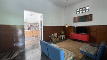 Rumah Keluarga | Area keluarga | TV layar datar
