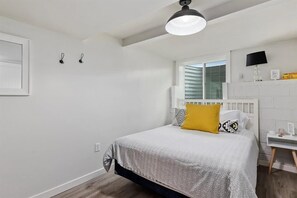 1 chambre, fer et planche à repasser, lit de bébé portatif, Wi-Fi