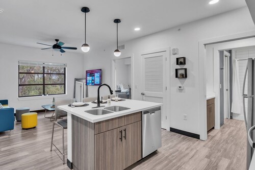 Comfort and Fun Await in our 2BDR Condo w/ Wellness Amenities, Tennis, Pickleball, Gym