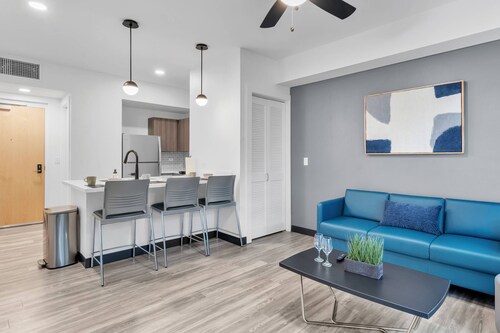 Top-Tier Wellness Facilities | Luxury Suite | Tennis | Pickleball