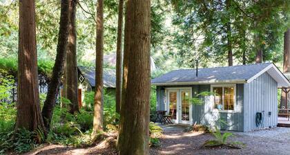 Getaway Cabin in the Woods with Large Outdoor Deck