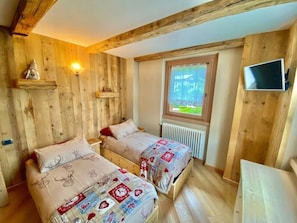 2 chambres, Wi-Fi gratuit, draps fournis