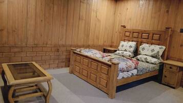 Deluxe Double Room | Soundproofing, iron/ironing board, free WiFi
