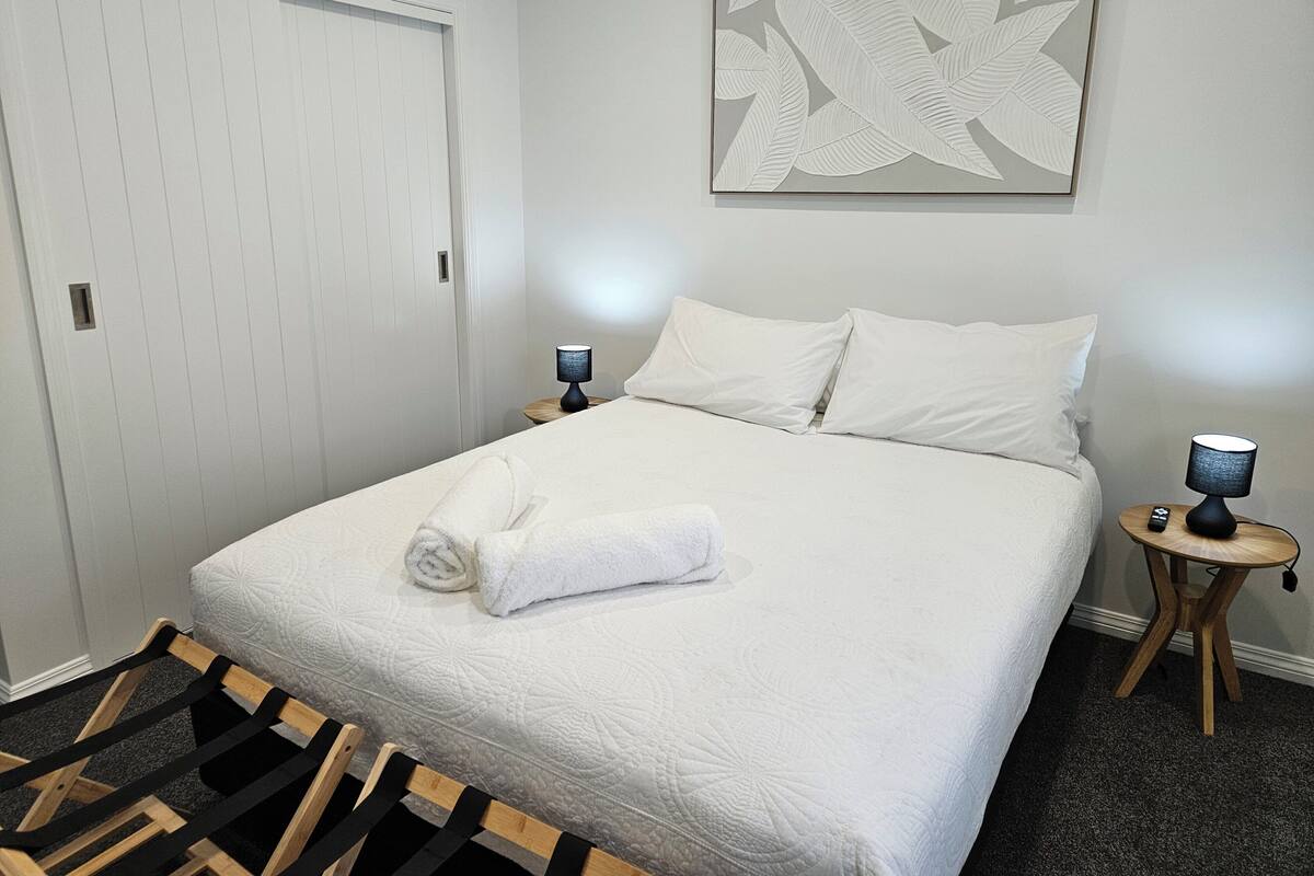 Executive-huoneisto | 2 makuuhuonetta, työpöytä, pimennysverhot, äänieristys