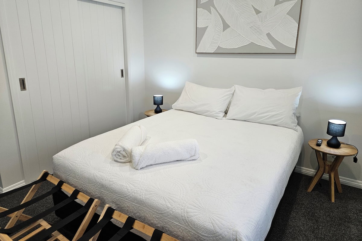 Executive Apartment | 2 bedrooms, individually decorated, individually furnished, desk