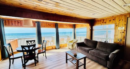 Purple Moon #2 - Beautiful Beachfront home with private access to the beach