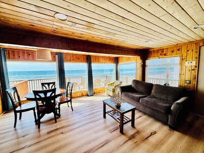 Purple Moon #2 - Beautiful Beachfront home with private access to the beach