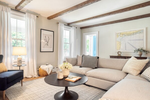 Smart-TV, Kamin, Tischfußball