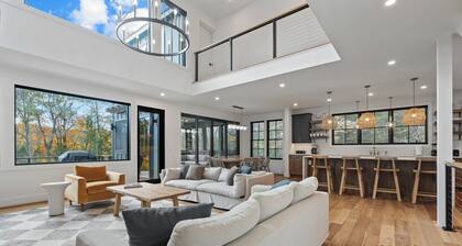 Lakefront Retreat with Stunning Views | Forget-Me-Not by AvantStay