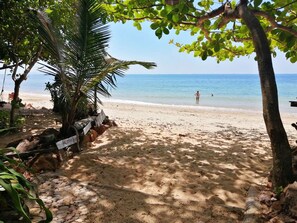 Bangalô, 1 quarto, sacada, vista para o oceano | Praia