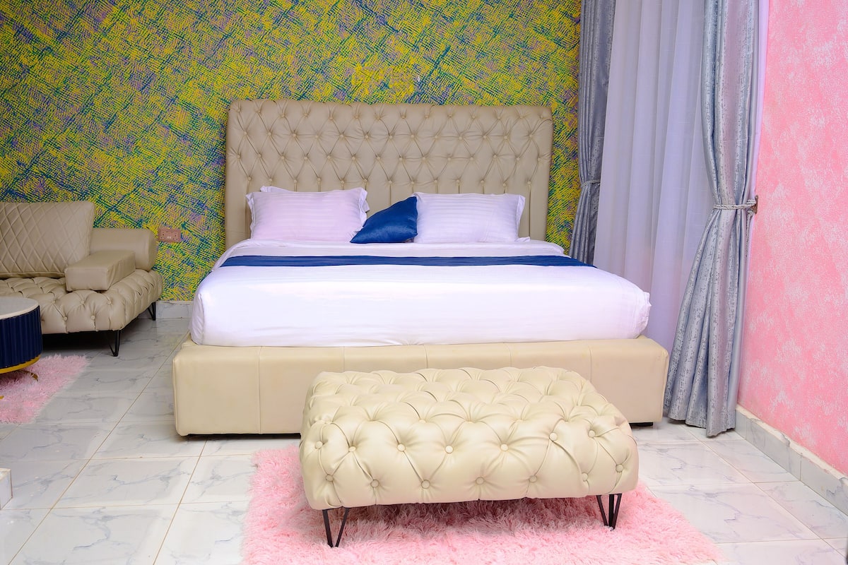 Deluxe Double Room | In-room safe, desk, laptop workspace, blackout drapes