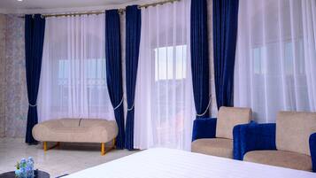 Executive Double Room | In-room safe, individually decorated, individually furnished, desk