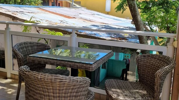 Terrace/patio - kokoloko Hôtel ambatoloaka (Nosy Be)