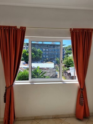 Enkeltrom – classic | Safe på rommet, skrivebord og wi-fi (inkludert)