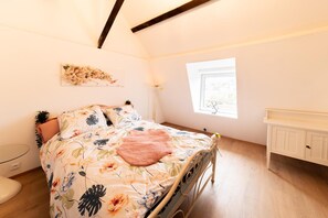 3 bedrooms, desk, free WiFi
