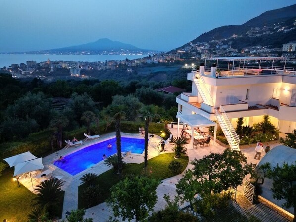 Piscine extérieure, piscine chauffée