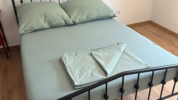 1 Schlafzimmer, Schreibtisch, Reisekinderbett, kostenloses WLAN