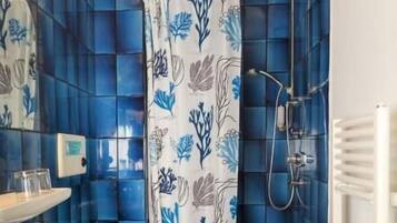 Kostenlose Toilettenartikel, Haartrockner