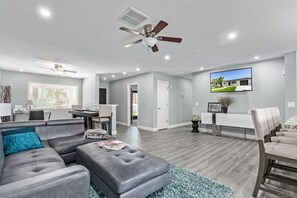 Tv, videospil, bordtennisbord