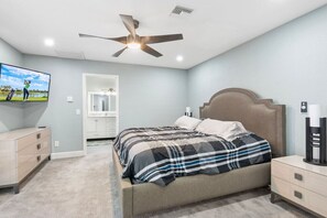 4 bedrooms, iron/ironing board, WiFi