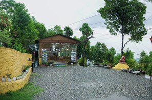Property entrance - Naya Gaun Eco Resort (Pokhara)