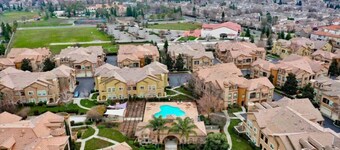 LeDawn-Next To Airport Downtown Arena Pool SpaGym