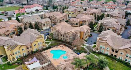 LeDawn-Next To Airport Downtown Arena Pool SpaGym