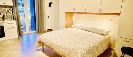 1 soverom, strykejern/-brett, wi-fi (inkludert) og sengetøy