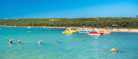 Estúdio, vários quartos, sacada, vista para o jardim | Praia