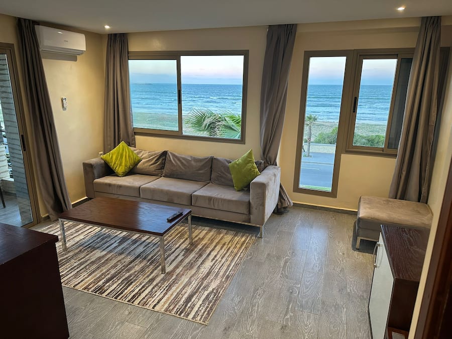 Deluxe Suite | 1 bedroom, in-room safe, desk, blackout drapes