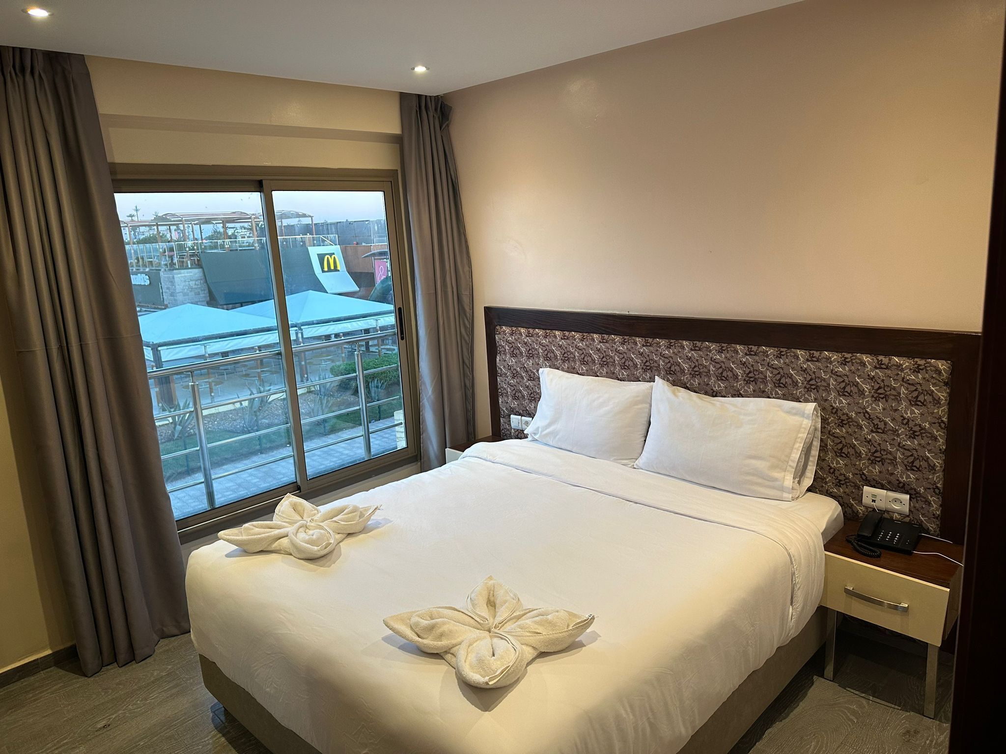 Comfort-Suite | 1 Schlafzimmer, Zimmersafe, Schreibtisch, Verdunkelungsvorhänge