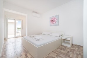 Studio, flere soverom, balkong, hageutsikt | Innvendig