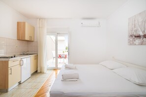 Studio, Balcony, Garden View