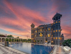 Outdoor pool - The Biletha Bagh (Udaipur)