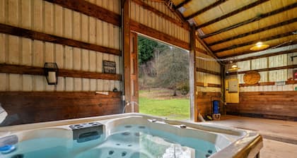 Lake View House with Beautiful 4.5 Acres to Explore