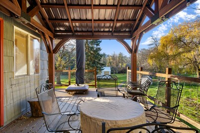 Lake View House with Beautiful 4.5 Acres to Explore