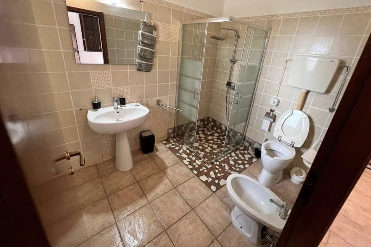 Traditionele kamer, 4 slaapkamers | Badkamer
