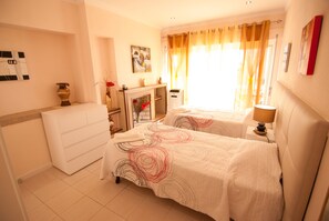 2 bedrooms, iron/ironing board, WiFi, bed sheets - Apartamento T2 Albufeira (Albufeira)