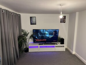 Apartment | Living area | Fireplace - Whole Entire Rental Place,london,transport Near (London)