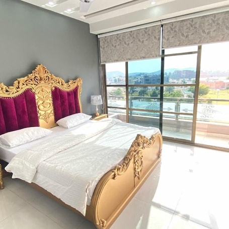 Deluxe Apartment | 1 bedroom, desk, soundproofing, iron/ironing board