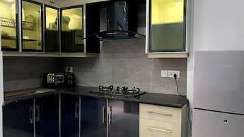 Deluxe Apartment | Microwave