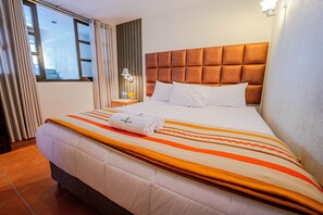 經典雙人房 | 書桌、免費無線上網、床單