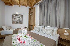 1 bedroom, blackout drapes, iron/ironing board, free WiFi