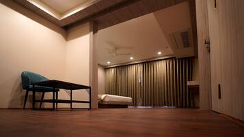 Royal Studio Suite | Living area