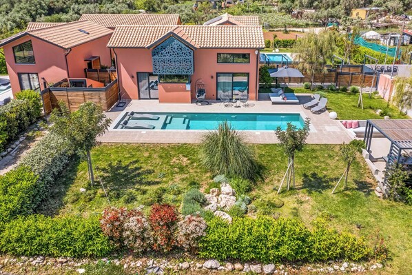 빌라 (2 Bedrooms) | 외관