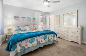 3 habitaciones, escritorio, tabla de planchar con plancha y wifi