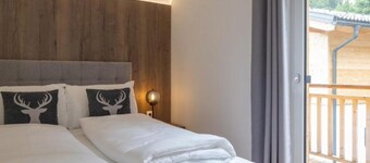 마이 투라흐 알름 샬레 바이 S4Y