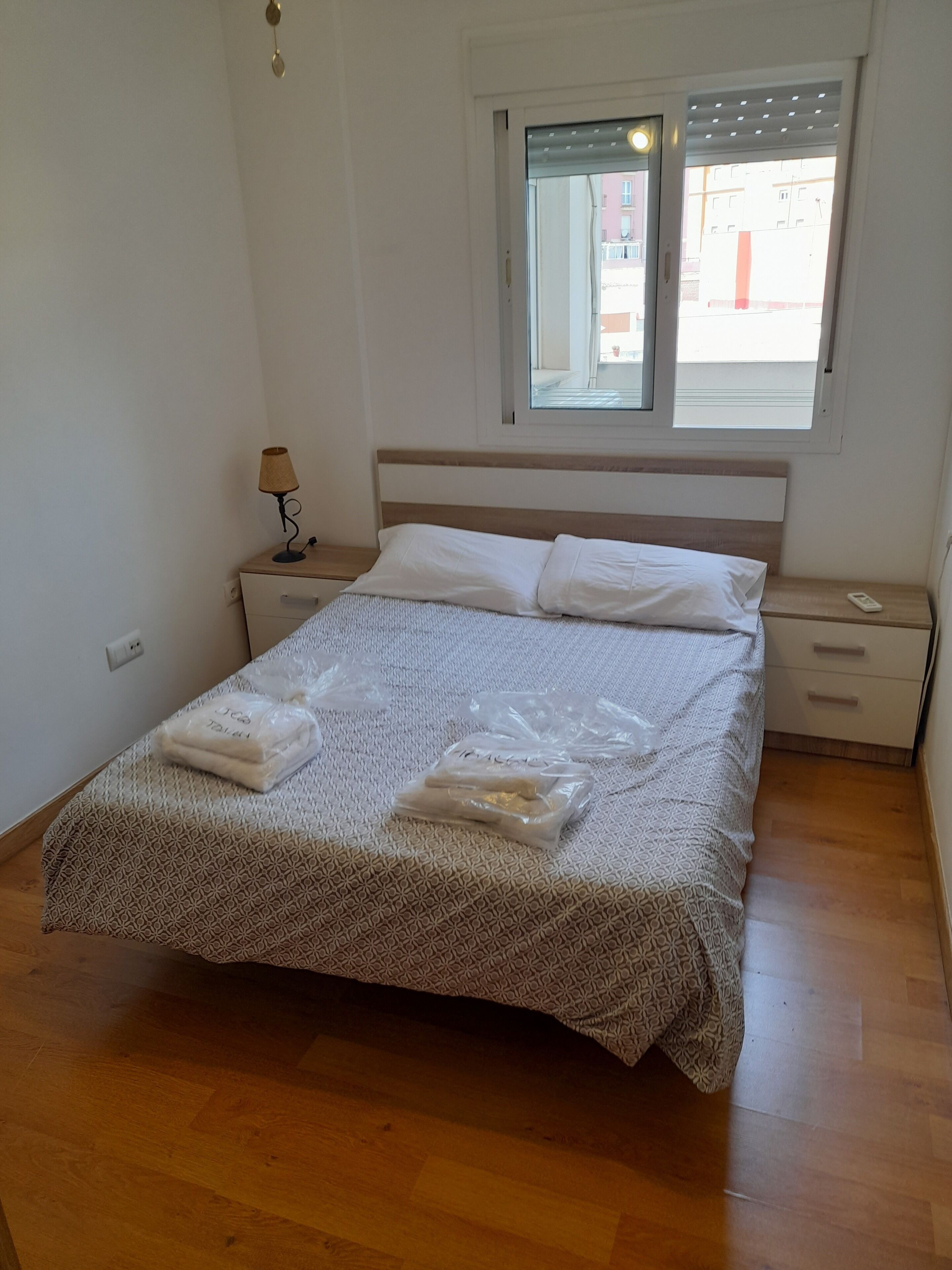 2 slaapkamers, een strijkplank/strijkijzer, wifi, beddengoed