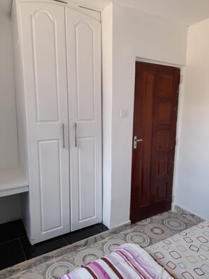 2 Schlafzimmer, Bügeleisen/Bügelbrett, WLAN, Bettwäsche