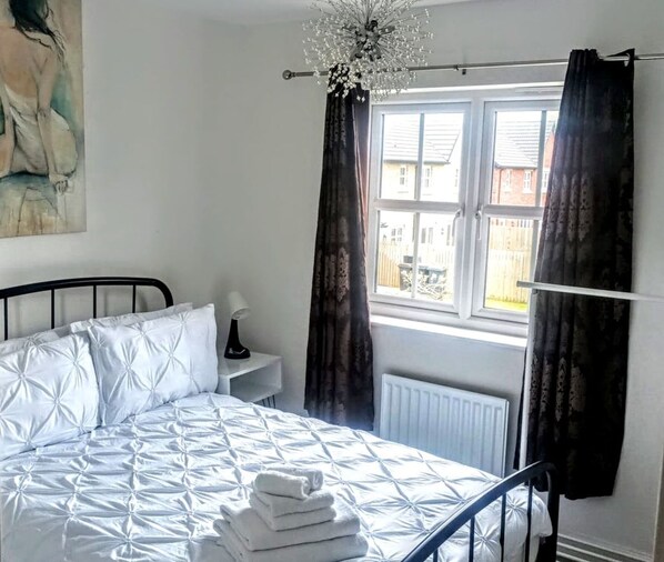 3 Schlafzimmer, Bügeleisen/Bügelbrett, Internetzugang, Bettwäsche